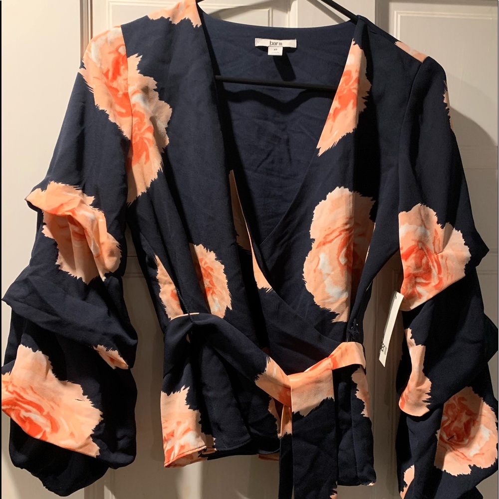 NWT Macys Bar lll wrap front floral blouse navy pink size XS 💗 - Picture 4 of 8